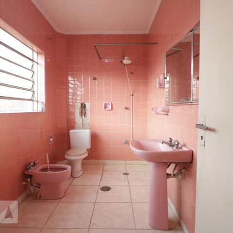 Casa à venda com 200m², 4 quartos e 3 vagasBanheiro