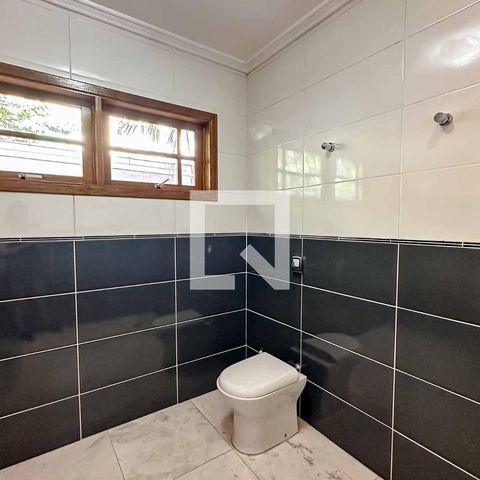 Casa à venda com 200m², 3 quartos e 5 vagasBanheiro da Suíte 1