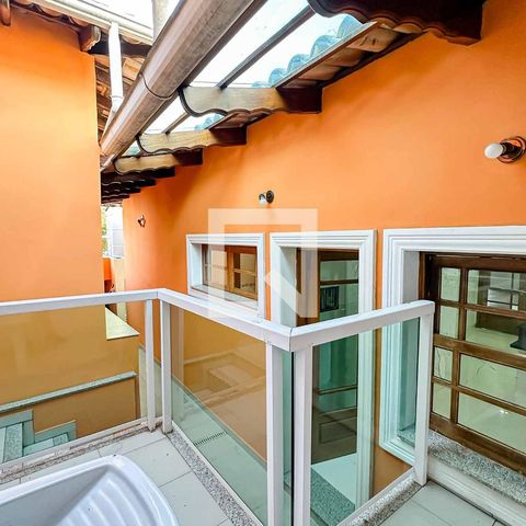 Casa à venda com 200m², 3 quartos e 5 vagasÁrea de Serviço