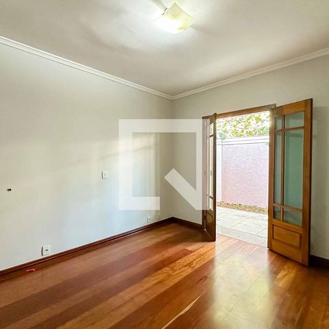 Casa à venda com 200m², 3 quartos e 5 vagasSuíte 1