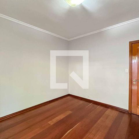 Casa à venda com 200m², 3 quartos e 5 vagasSuíte 1
