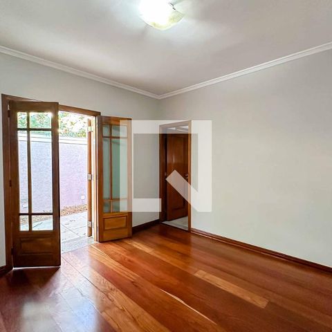 Casa à venda com 200m², 3 quartos e 5 vagasSuíte 1