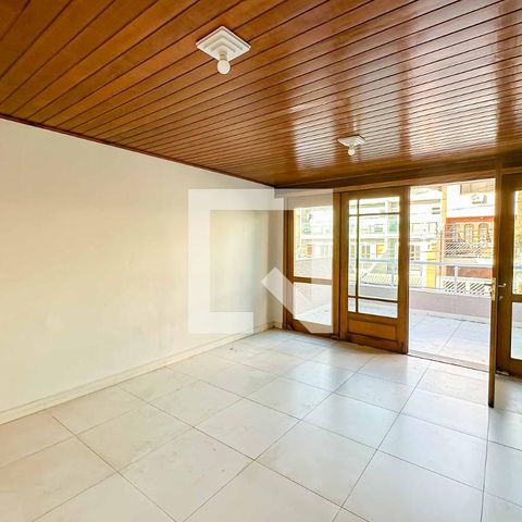 Casa à venda com 200m², 3 quartos e 5 vagasSalão de Festas/Jogos