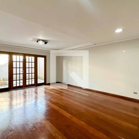 Casa à venda com 200m², 3 quartos e 5 vagasSala