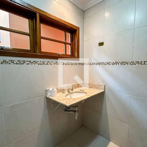 Casa à venda com 200m², 3 quartos e 5 vagasBanheiro da Suíte 3