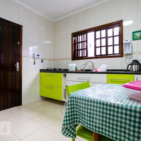 Casa à venda com 140m², 3 quartos e 2 vagas Casa à venda com 140m², 3 quartos e 2 vagasCozinha