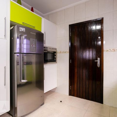 Casa à venda com 140m², 3 quartos e 2 vagas Casa à venda com 140m², 3 quartos e 2 vagasCozinha