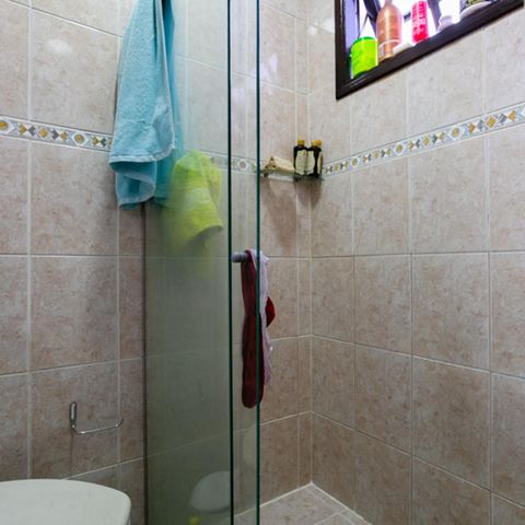 Casa à venda com 140m², 3 quartos e 2 vagas Casa à venda com 140m², 3 quartos e 2 vagasBanheiro da Suíte 2