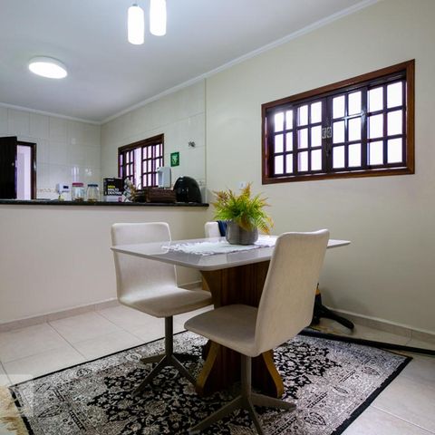 Casa à venda com 140m², 3 quartos e 2 vagas Casa à venda com 140m², 3 quartos e 2 vagasSala de Jantar