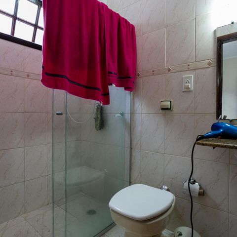 Casa à venda com 140m², 3 quartos e 2 vagas Casa à venda com 140m², 3 quartos e 2 vagasBanheiro da Suíte 3