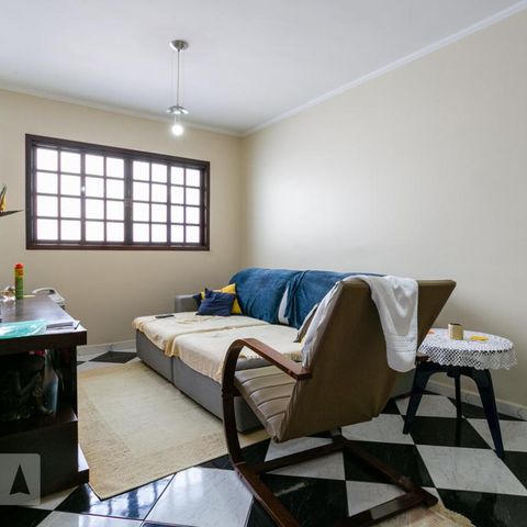 Casa à venda com 140m², 3 quartos e 2 vagas Casa à venda com 140m², 3 quartos e 2 vagasSala
