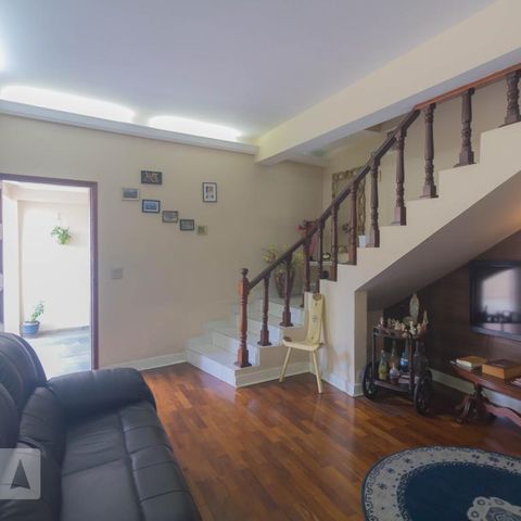 Casa à venda com 114m², 3 quartos e 2 vagasSala