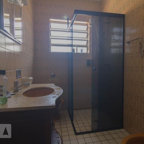Casa à venda com 114m², 3 quartos e 2 vagasBanheiro