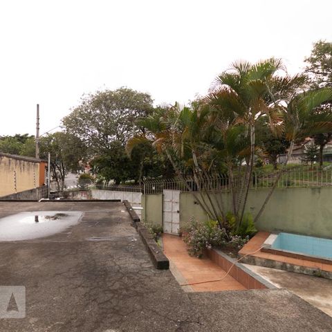 Casa à venda com 220m², 4 quartos e 4 vagasVista da sala 