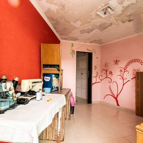 Casa à venda com 220m², 4 quartos e 4 vagasQuarto de serviço