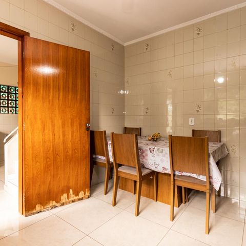 Casa à venda com 220m², 4 quartos e 4 vagasCozinha