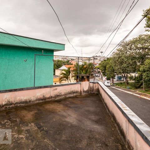 Casa à venda com 220m², 4 quartos e 4 vagasTerraço 