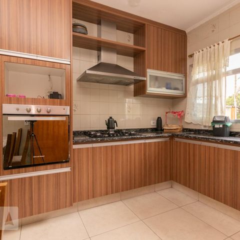 Casa à venda com 220m², 4 quartos e 4 vagasCozinha
