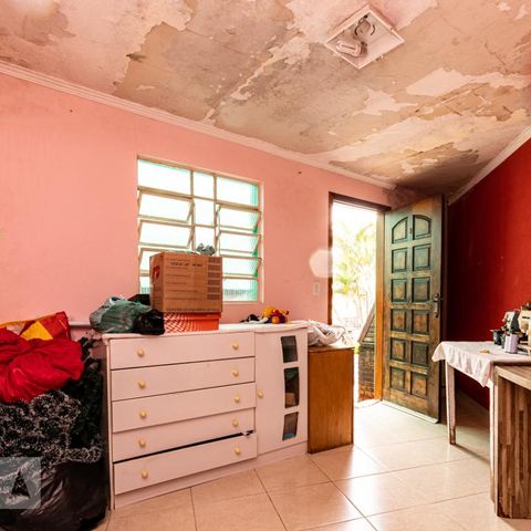 Casa à venda com 220m², 4 quartos e 4 vagasQuarto de serviço