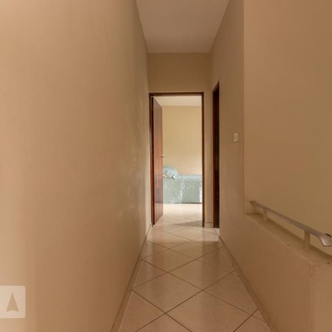 Casa à venda com 220m², 4 quartos e 4 vagasCorredor 