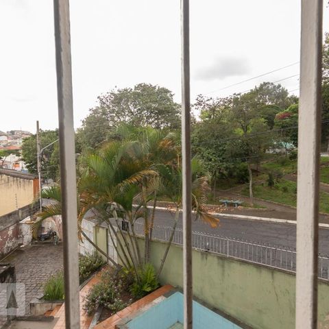 Casa à venda com 220m², 4 quartos e 4 vagasVista do quarto 2