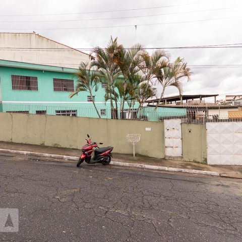 Casa à venda com 220m², 4 quartos e 4 vagasFachada 