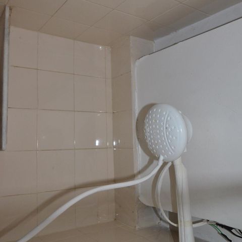 Apartamento à venda com 51m², 2 quartos e 1 vagaBanheiro- chuveiro