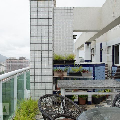 Apartamento à venda com 150m², 3 quartos e 2 vagasVaranda