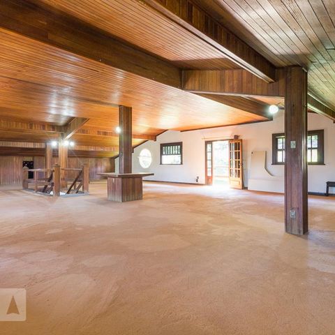 Casa à venda com 600m², 3 quartos e 7 vagasSala
