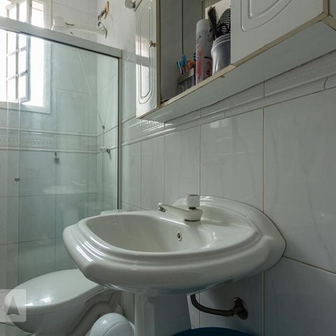 Casa à venda com 246m², 4 quartos e 2 vagasBanheiro 3