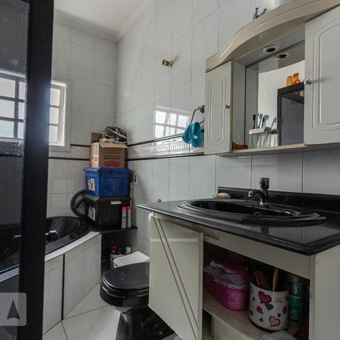 Casa à venda com 246m², 4 quartos e 2 vagasBanheiro da Suíte