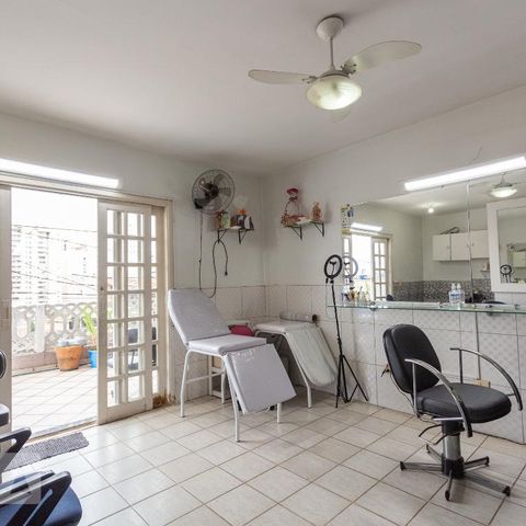 Casa à venda com 246m², 4 quartos e 2 vagasQuarto de Serviço