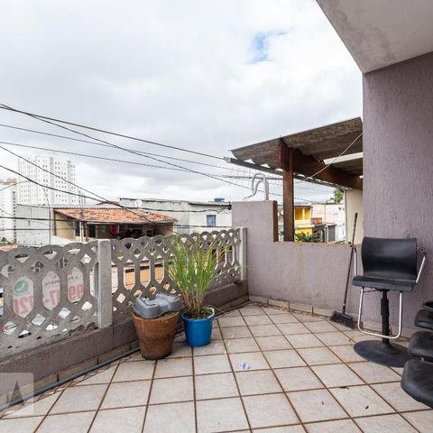 Casa à venda com 246m², 4 quartos e 2 vagasSacada do Quarto de Serviço