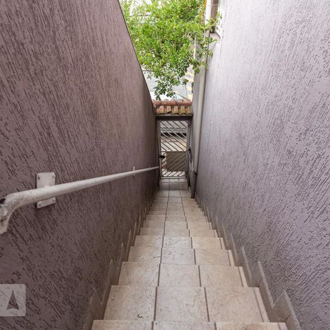 Casa à venda com 246m², 4 quartos e 2 vagasEscada 