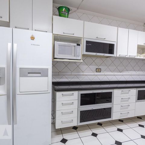 Casa à venda com 246m², 4 quartos e 2 vagasCozinha