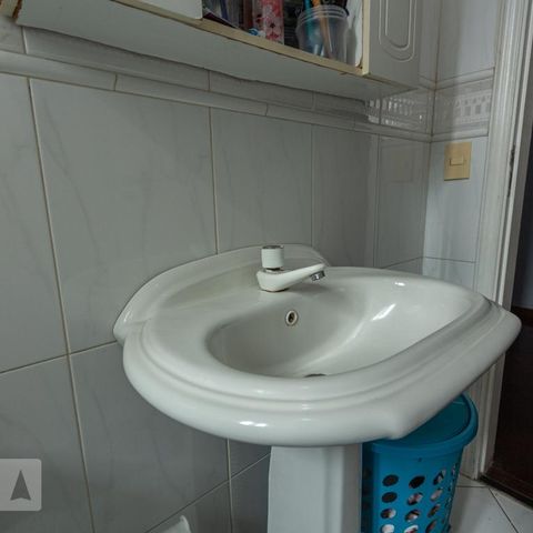 Casa à venda com 246m², 4 quartos e 2 vagasBanheiro 3