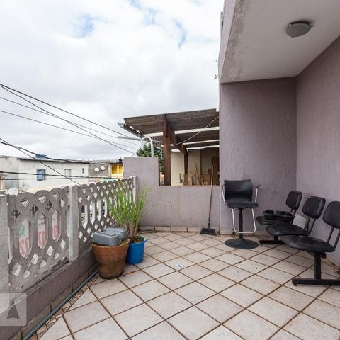 Casa à venda com 246m², 4 quartos e 2 vagasSacada do Quarto de Serviço