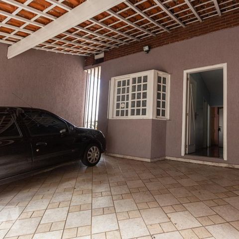 Casa à venda com 246m², 4 quartos e 2 vagasGaragem