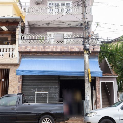 Casa à venda com 246m², 4 quartos e 2 vagasFachada 2 - Segunda entrada