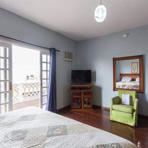 Casa à venda com 246m², 4 quartos e 2 vagasSuíte