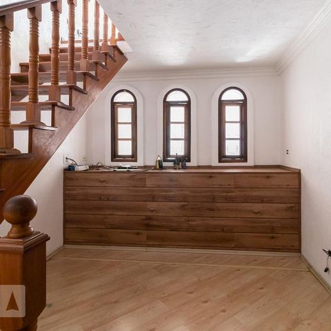 Casa à venda com 225m², 4 quartos e 2 vagasSala