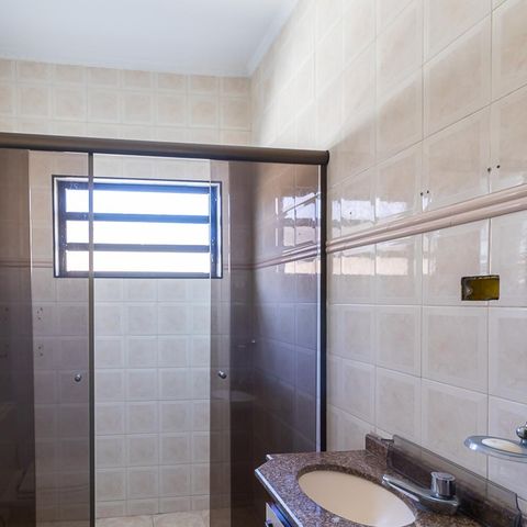 Casa à venda com 225m², 4 quartos e 2 vagasBanheiro da Suíte 2