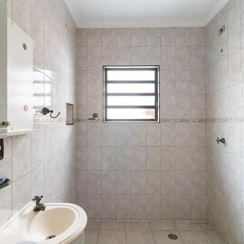 Casa à venda com 225m², 4 quartos e 2 vagasBanheiro 4