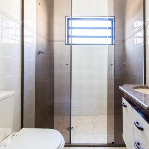 Casa à venda com 225m², 4 quartos e 2 vagasBanheiro da Suíte 2