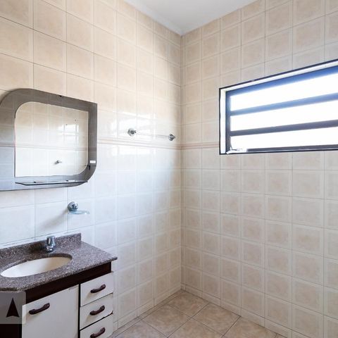 Casa à venda com 225m², 4 quartos e 2 vagasBanheiro 3