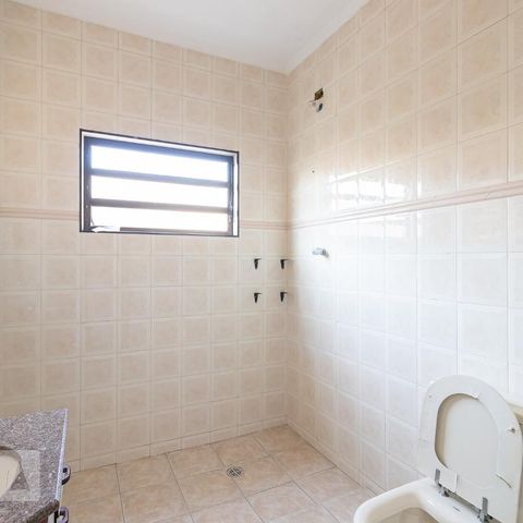Casa à venda com 225m², 4 quartos e 2 vagasBanheiro 3