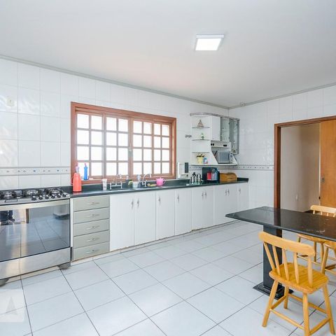 Casa para alugar com 300m², 4 quartos e 3 vagasCozinha
