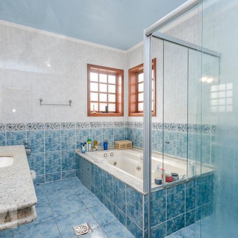 Casa para alugar com 300m², 4 quartos e 3 vagasBanheiro da Suíte
