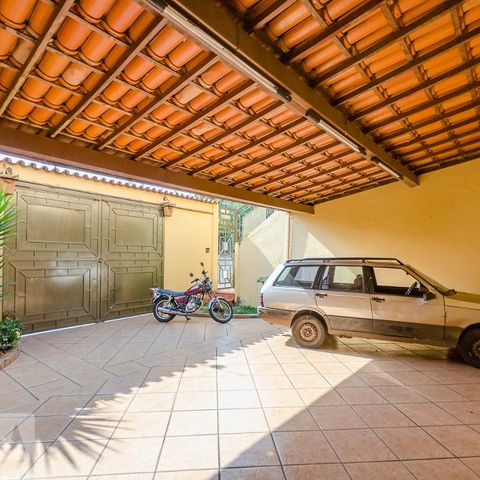 Casa para alugar com 300m², 4 quartos e 3 vagasGaragem