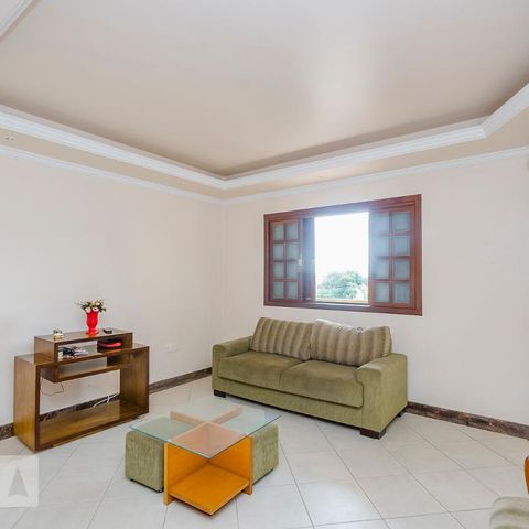 Casa para alugar com 300m², 4 quartos e 3 vagasSala